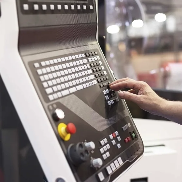 Maquinado CNC en taller DIMAT